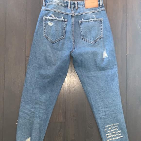 Distress denim - Picture 6 of 7